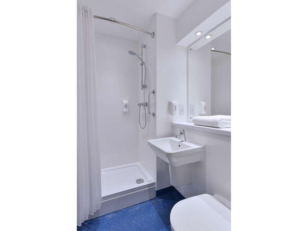 Travelodge Edinburgh Dreghorn Room photo