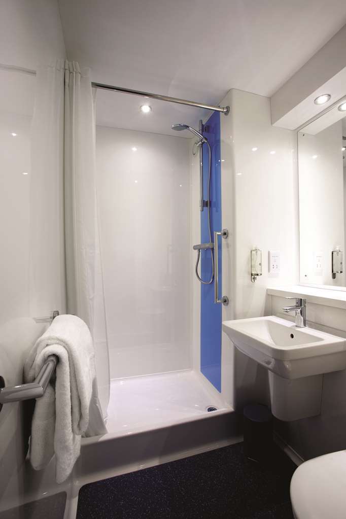 Travelodge Edinburgh Dreghorn Room photo
